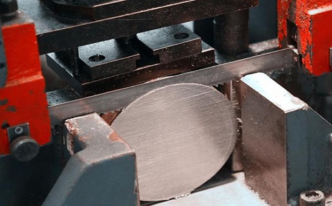 武汉影响双金属带锯条使用寿命的主要因素有哪些？